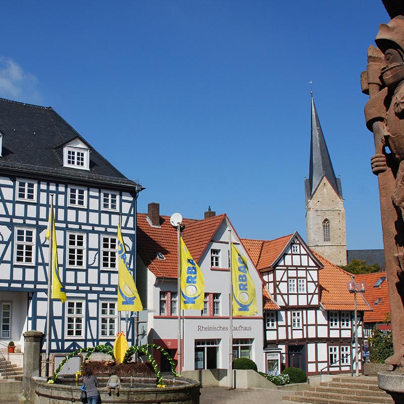 Blick auf die Bücherei