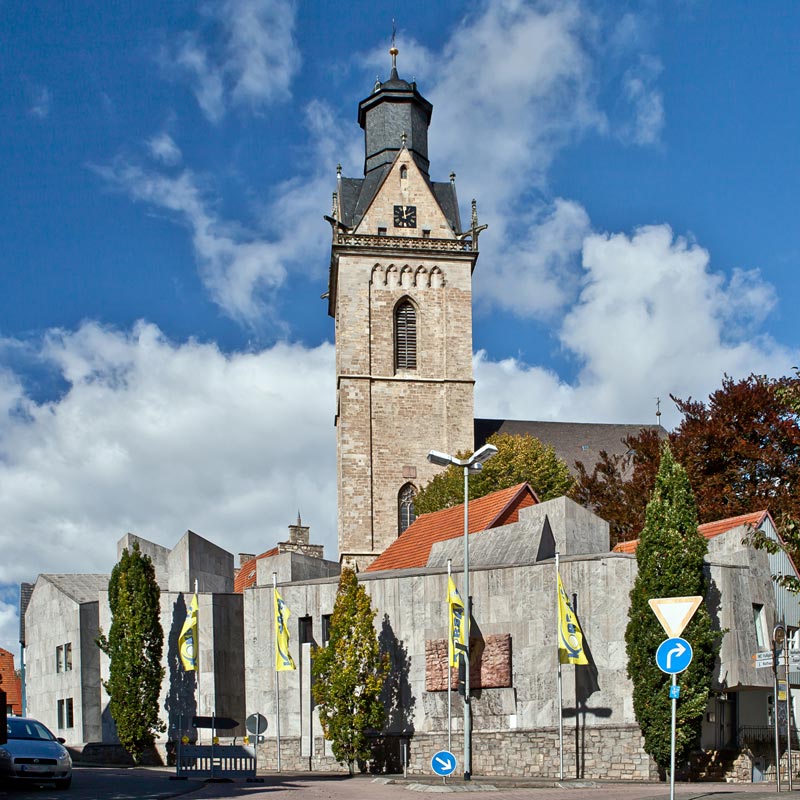 Blick auf das Museum mit Kilianskirche 